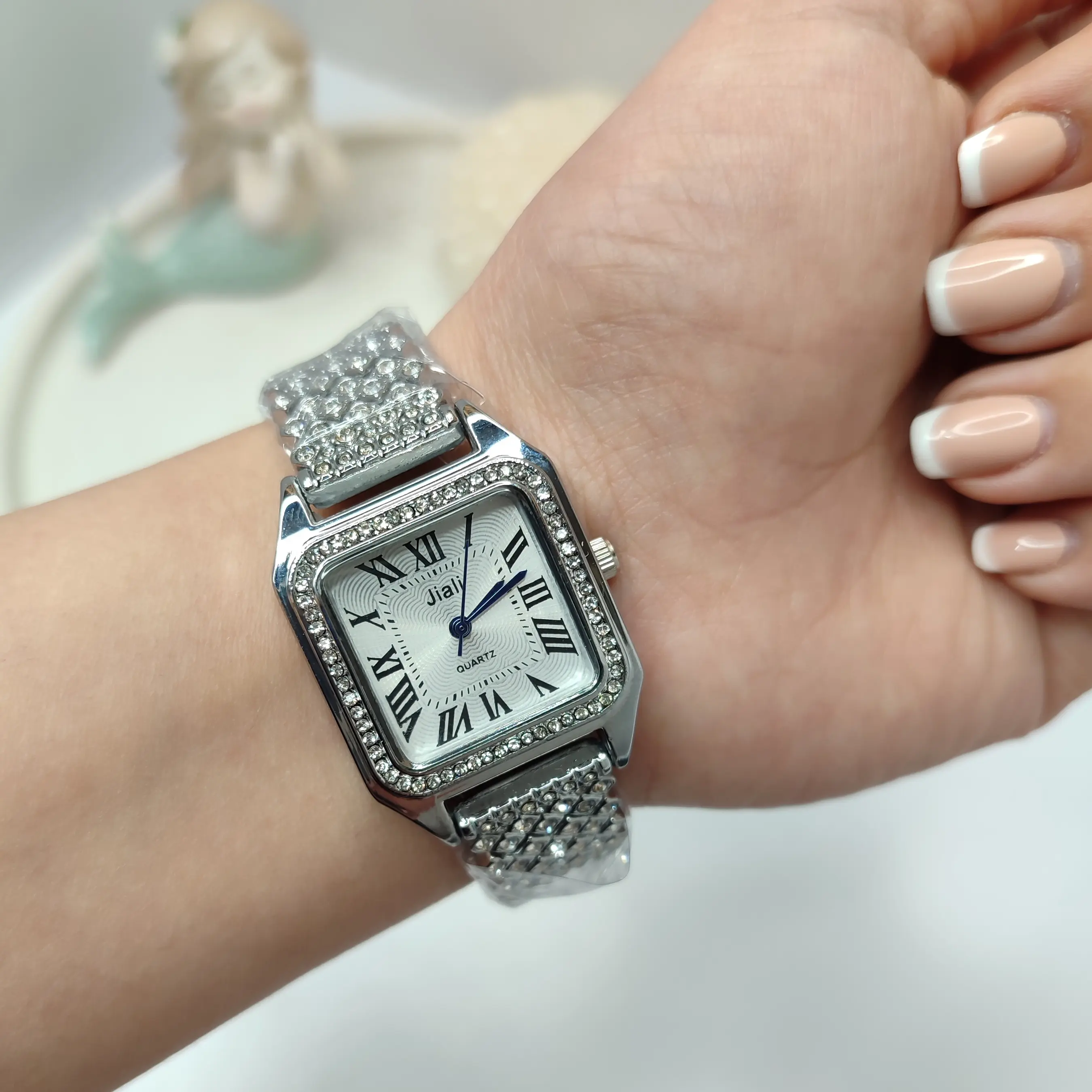 ساعت نگین دار زنانه روز زن هدیه کادو طلایی نقره ای ارسال رایگان جعبه